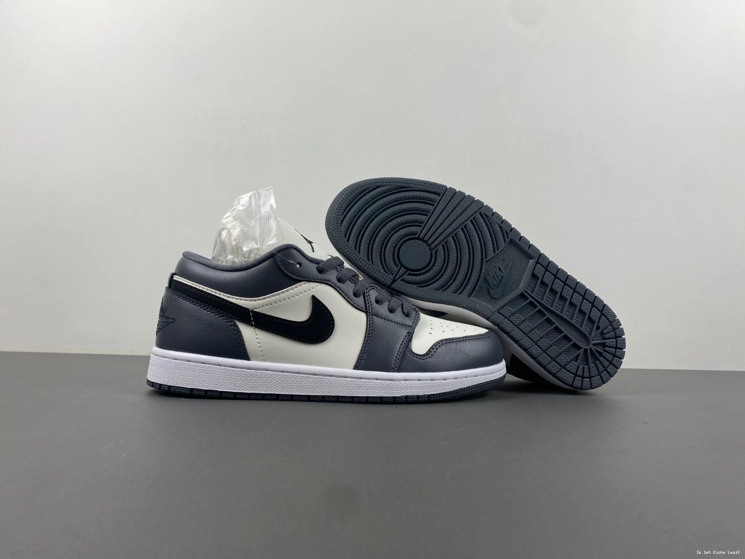 Dark Jordan 1 Grey Low (Women's) DC0774-102 - 1211